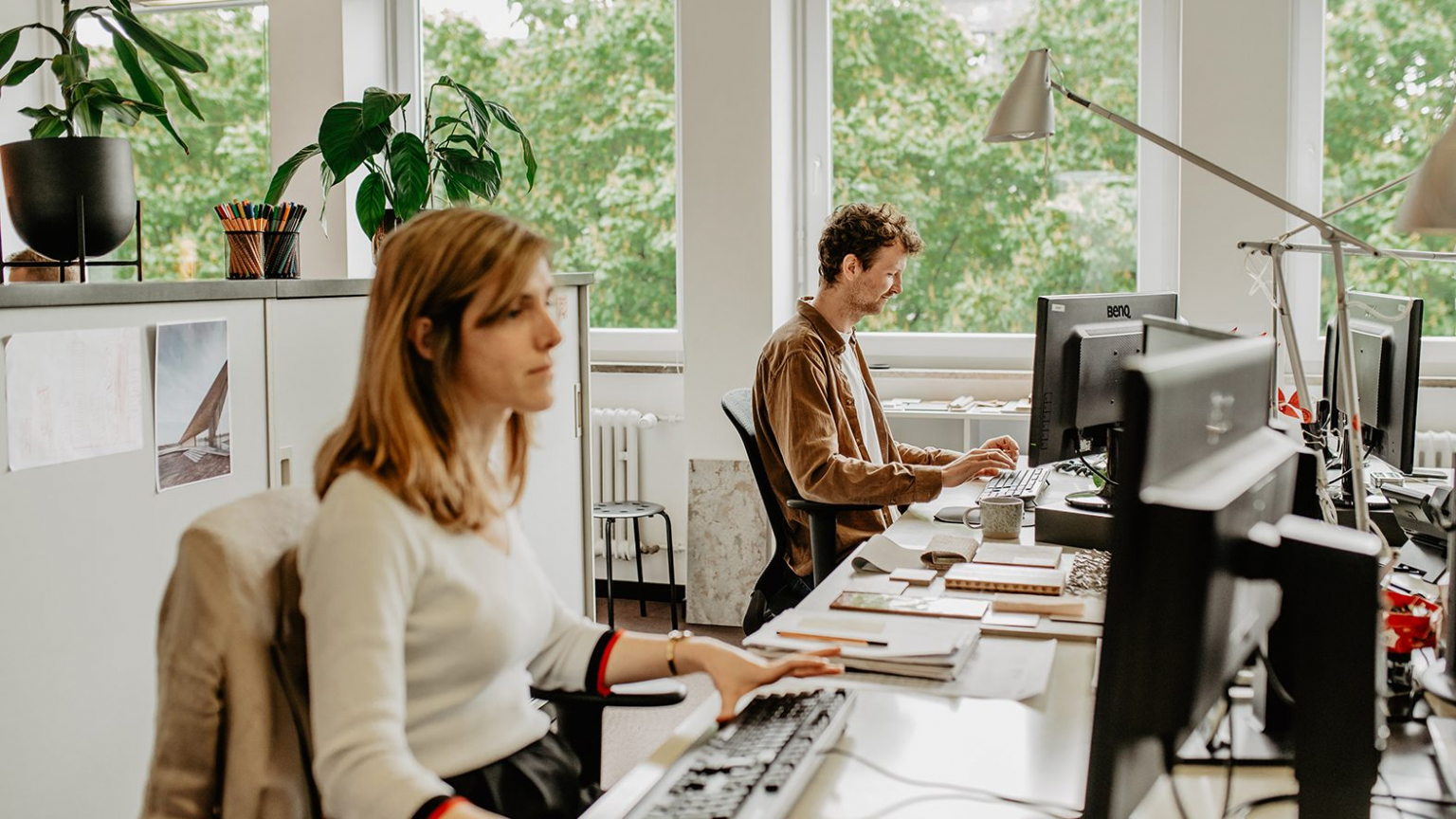 BGF+, Büro