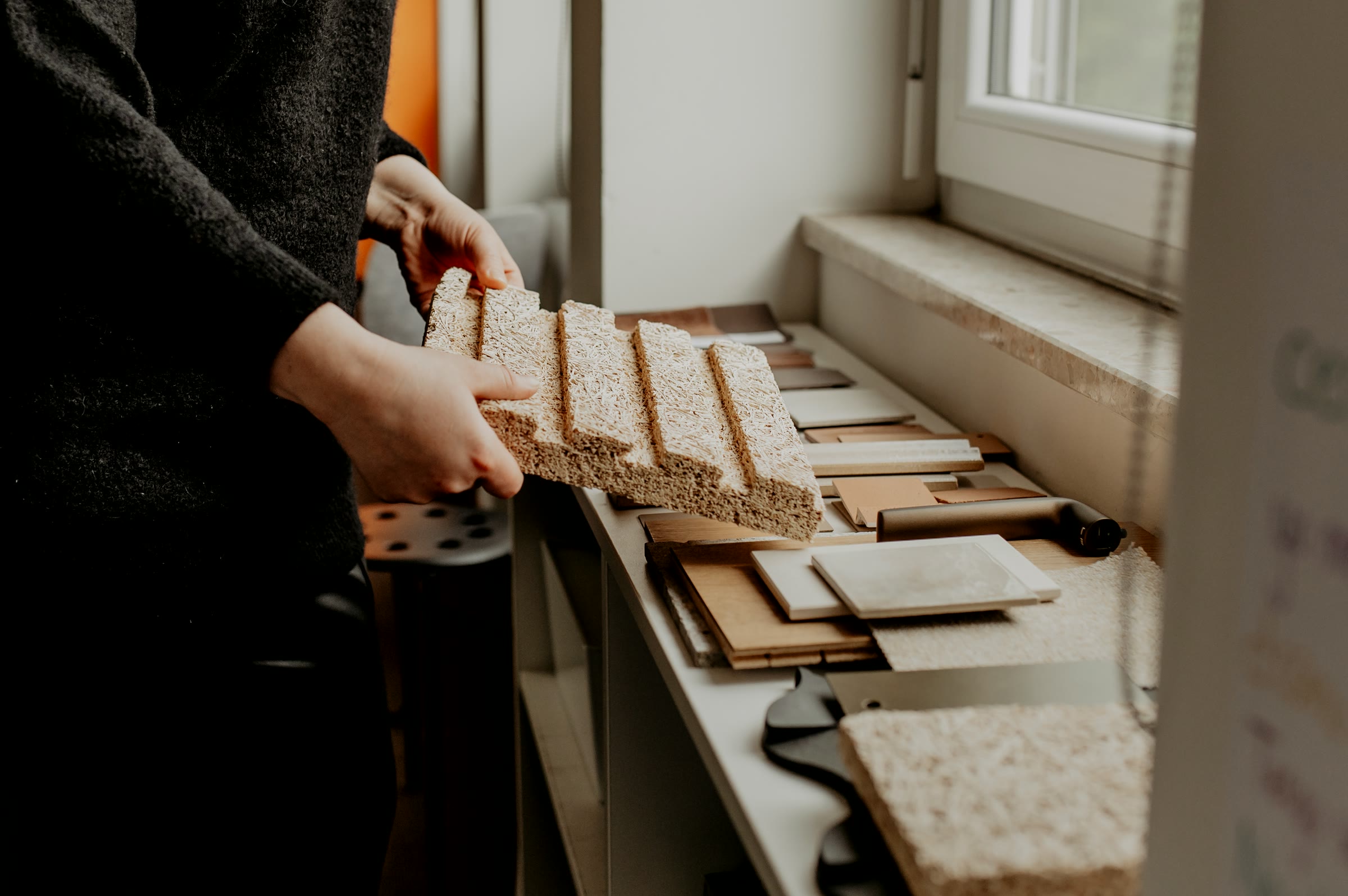 BGF+, Materialmuster im Büro