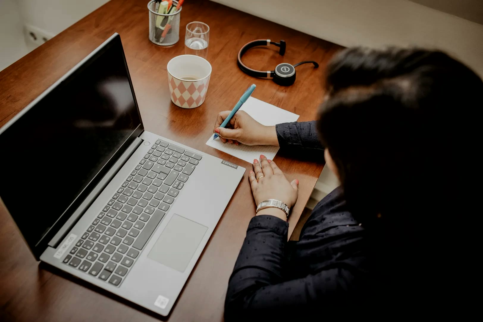 Boneß & Euteneuer, Beratungsgespräch am Laptop