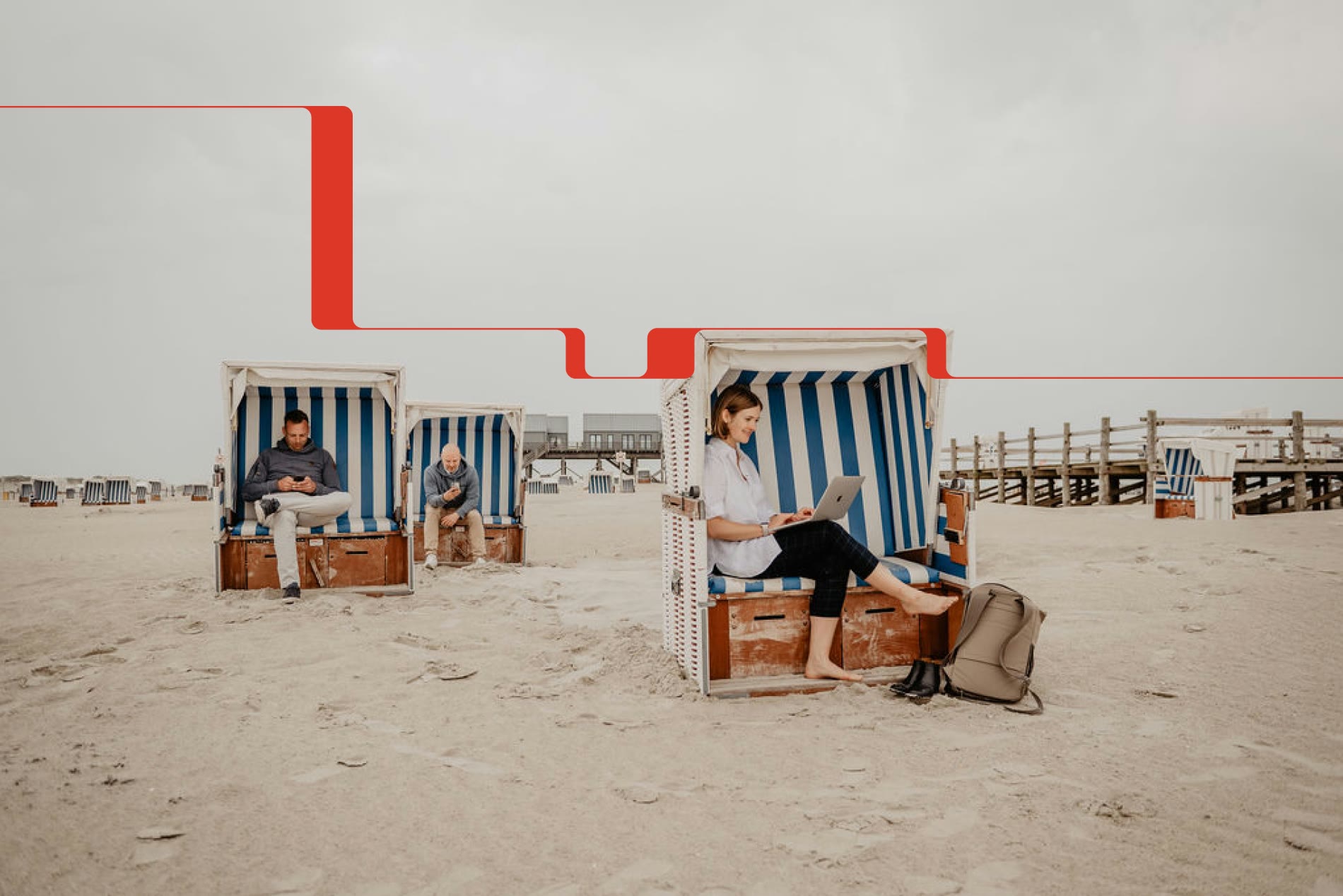 Digital2gether, Remote-Arbeit im Strandkorb, verbunden durch den roten Faden
