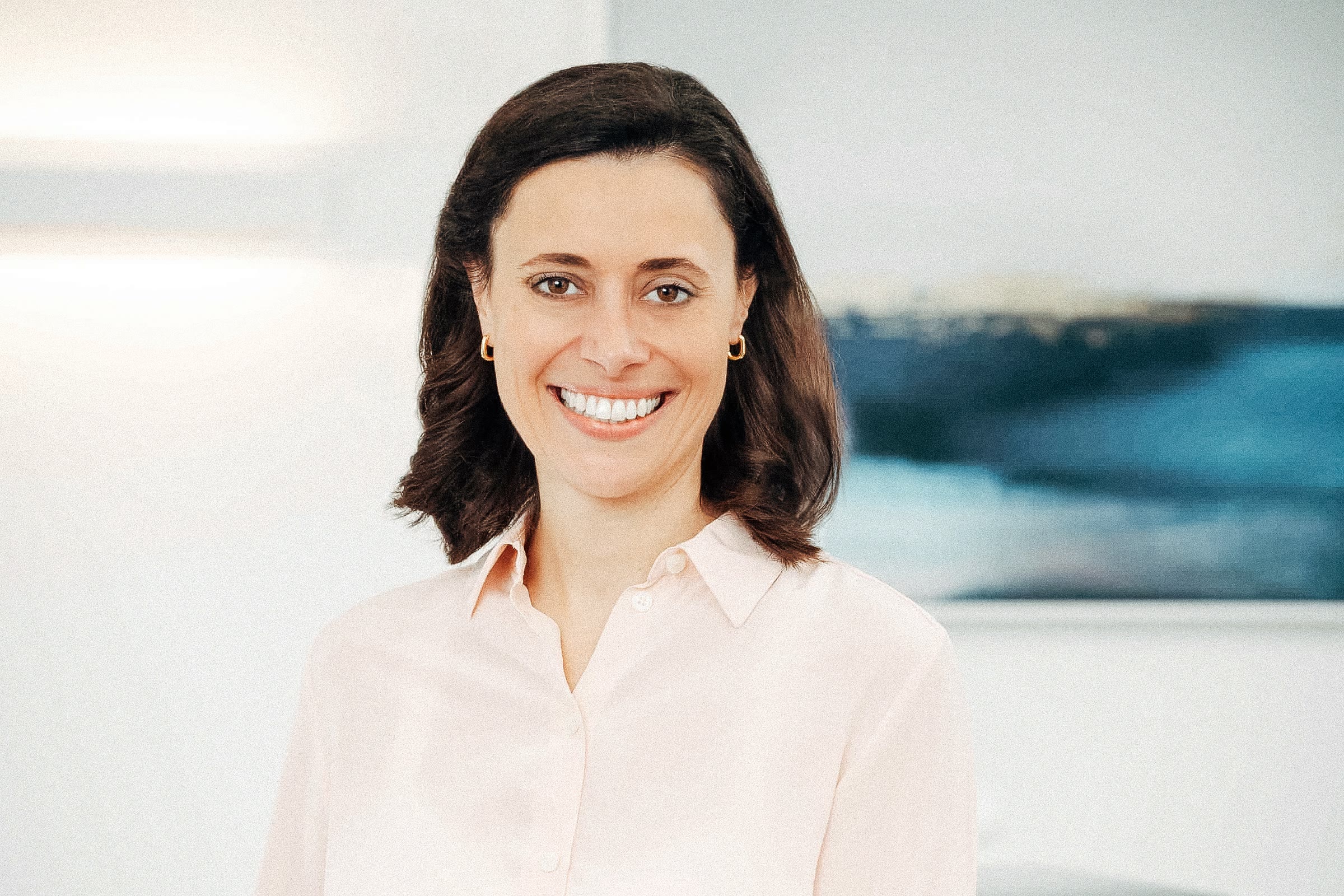 Dr. Victoria Hiltmann-Frick, hy, help yourself