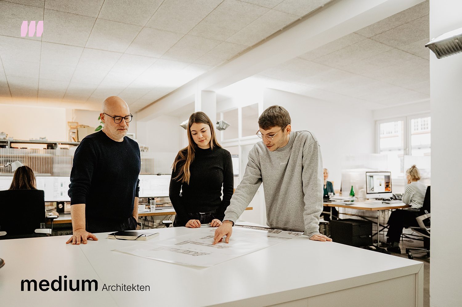 medium Architekten am Planungstisch