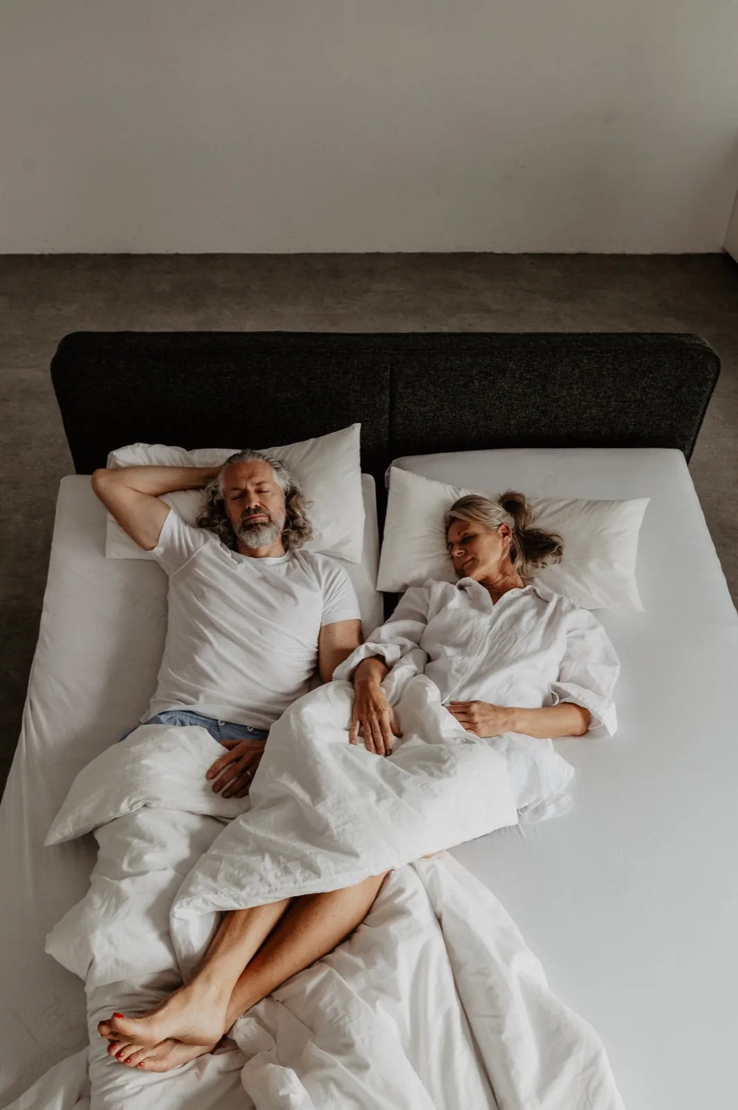Nextbed Shooting-Motiv: Paar im Bett von oben