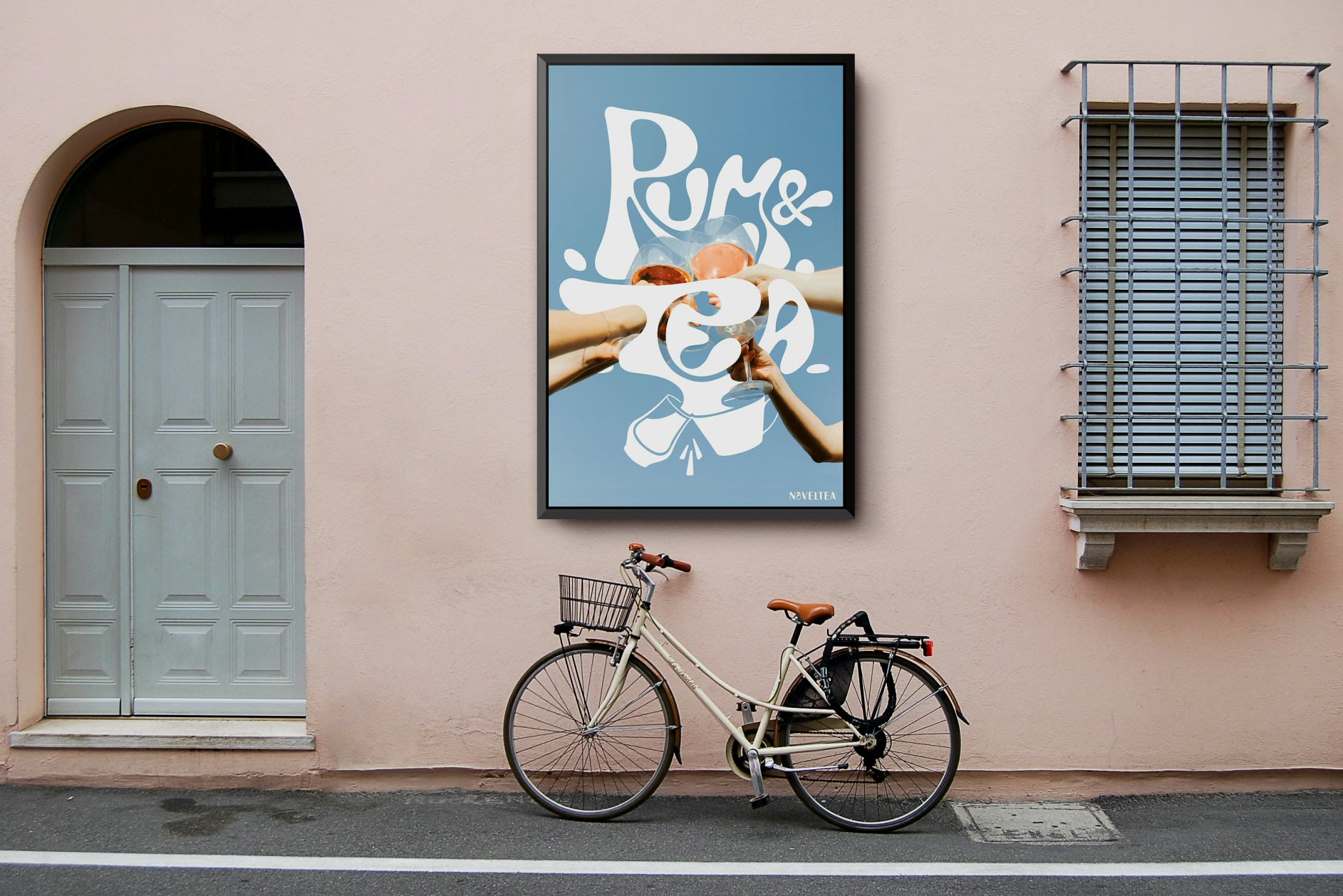 Noveltea, Plakat an einer Hausfassade