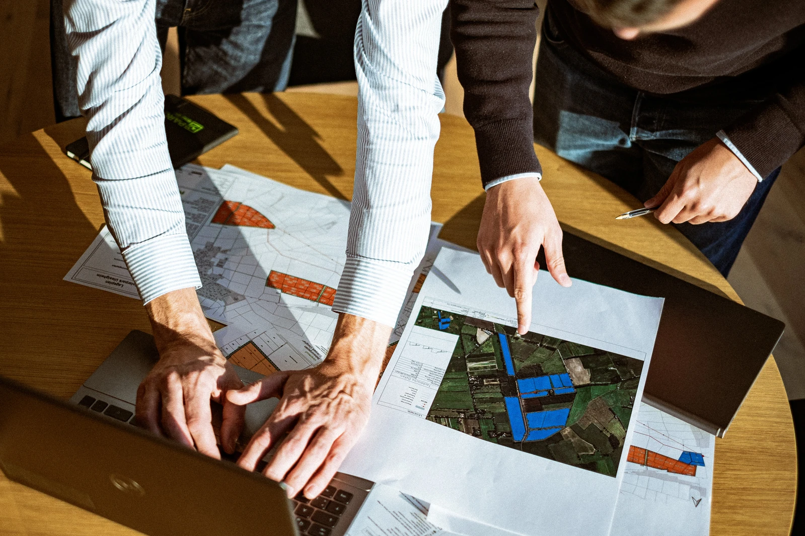 PARQ Energy, Projektunterlagen im persönlichen Gespräch
