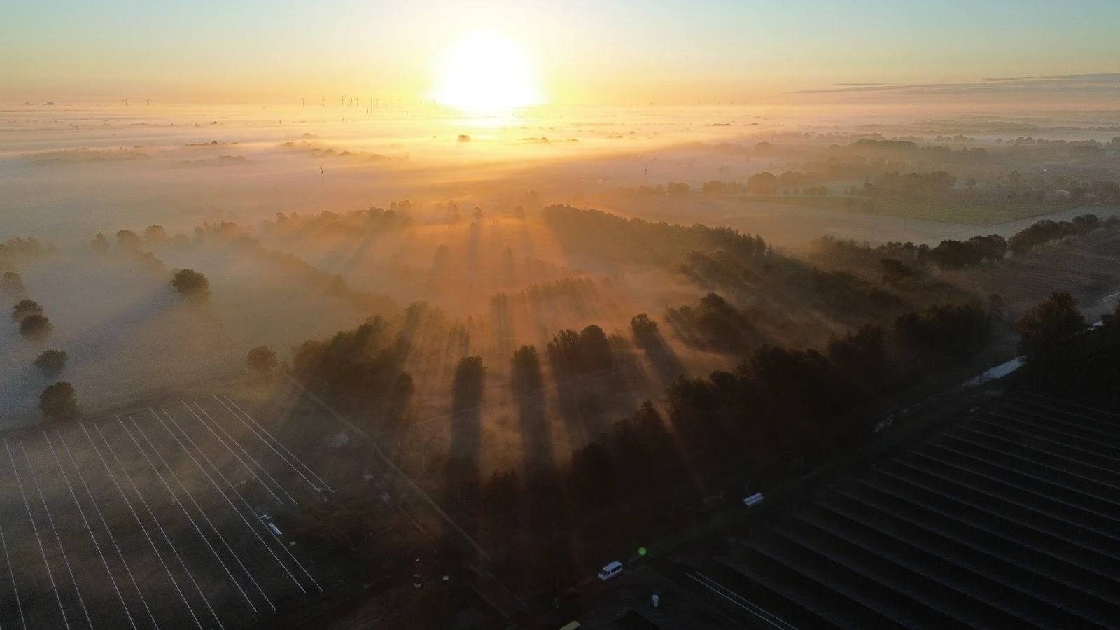 PARQ Energy, Solarpark bei Sonnenaufgang