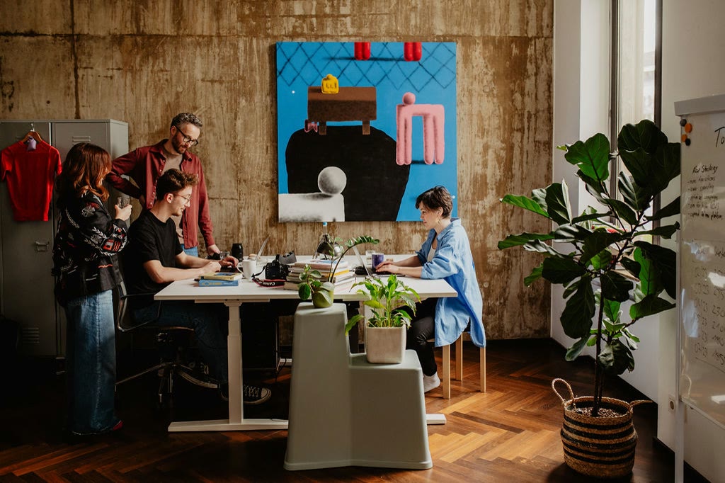 SOLIT Marketing, Team am Arbeitstisch